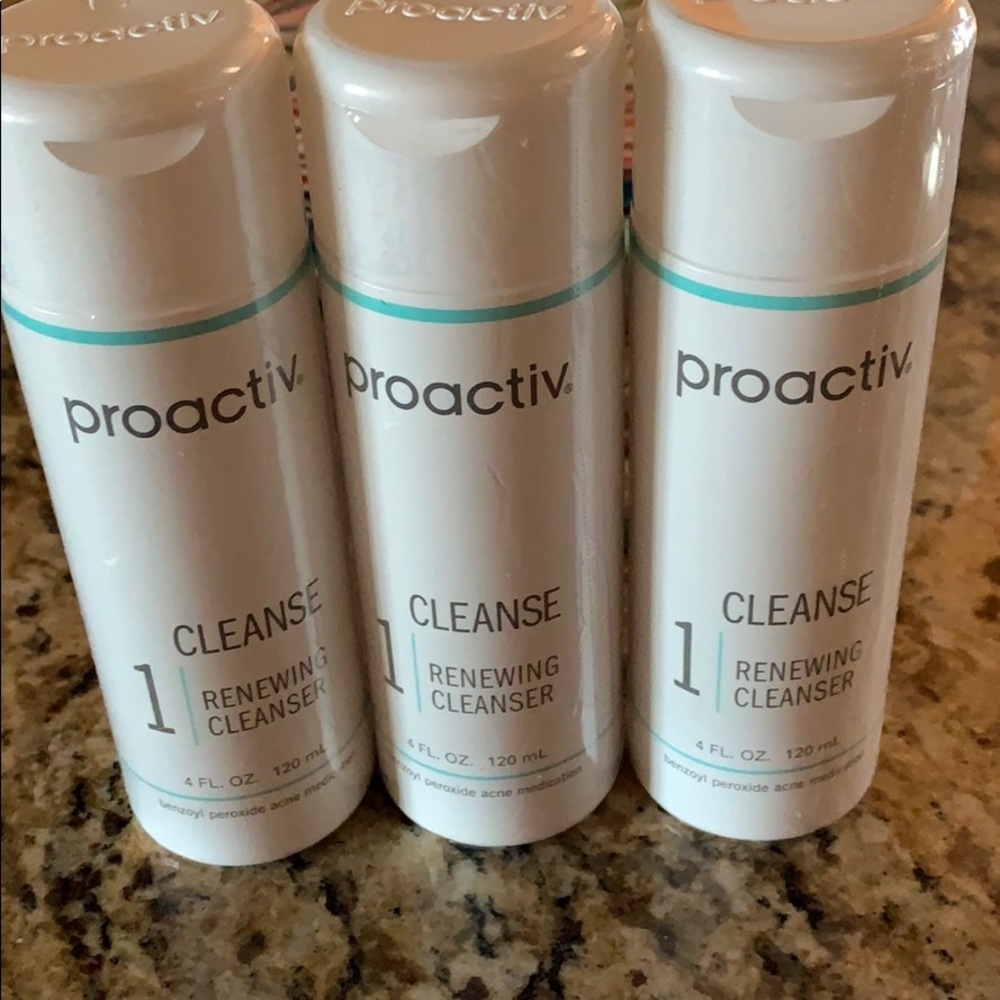 Proactiv renewing cleanser